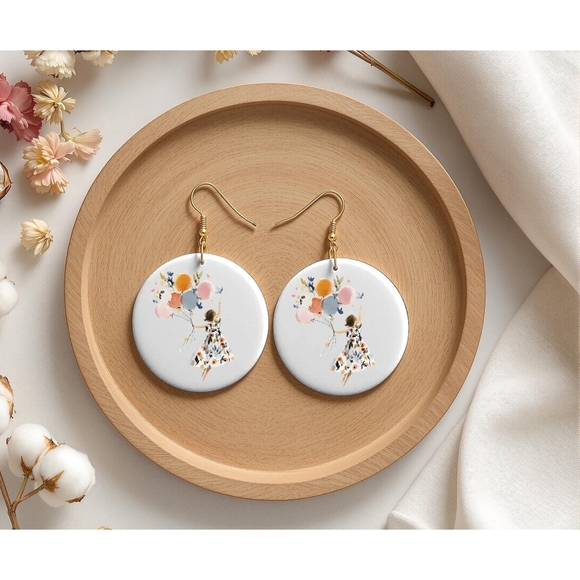Chic Floral White and Gold Earrings - Picture 1 of 2